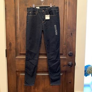 NWT Gap 1969 legging jean in dark wash